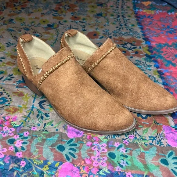 Qupid brown suede booties - Picture 2 of 5